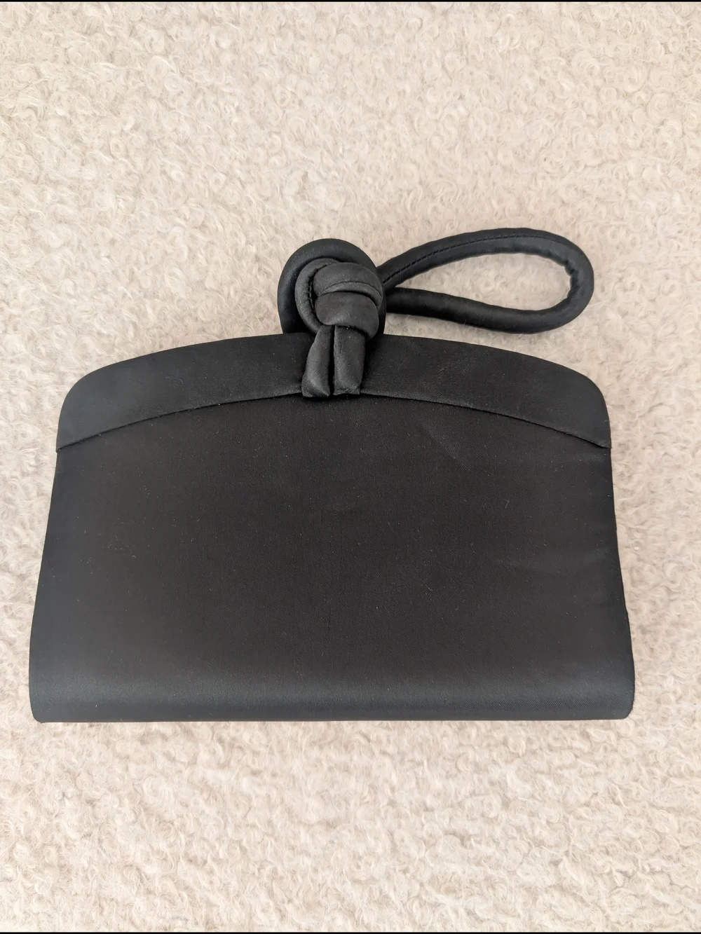 Elegant Black Knot-Handle Evening Clutch